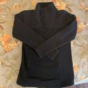 Columbia Women’s Small Black Quilted Pullover Sweater with pockets
